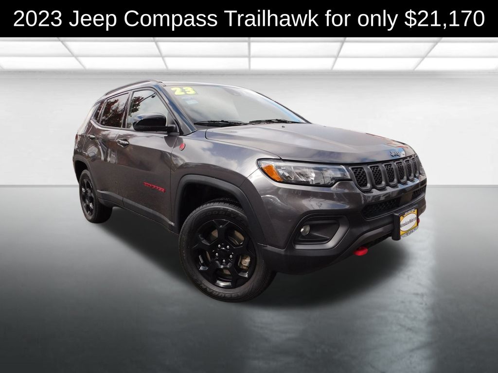 2023 Jeep Compass Trailhawk's photo