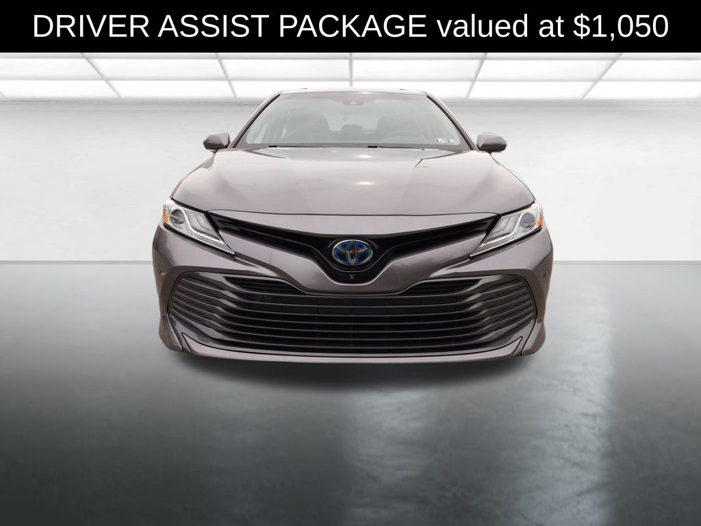 2018 Toyota Camry Hybrid XLE photo 3