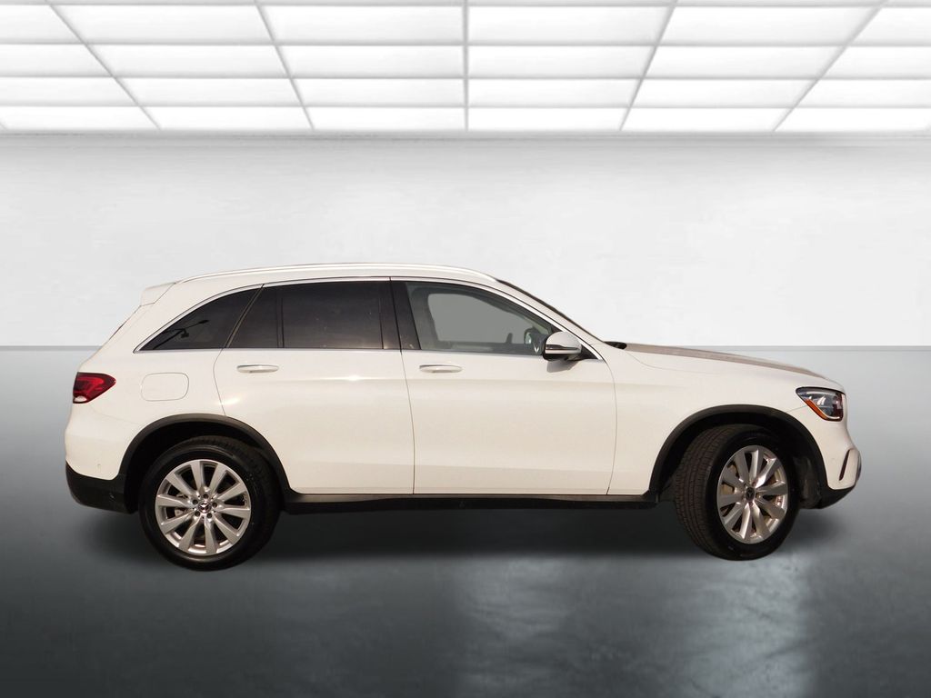 2021 Mercedes Benz GLC 300 photo 4