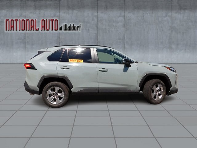 2022 Toyota RAV4 XLE photo 4
