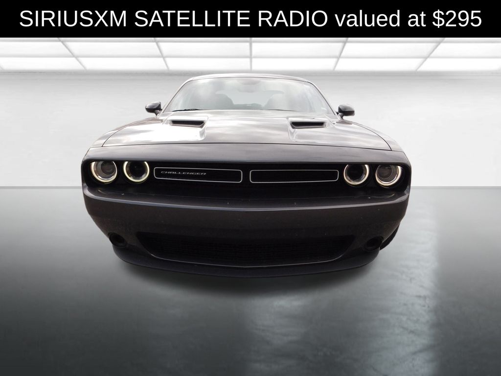 2023 Dodge Challenger SXT photo 3