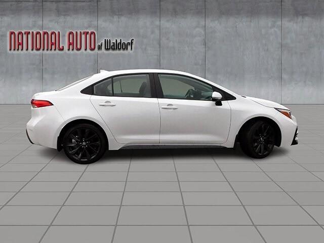 2025 Toyota Corolla SE photo 3