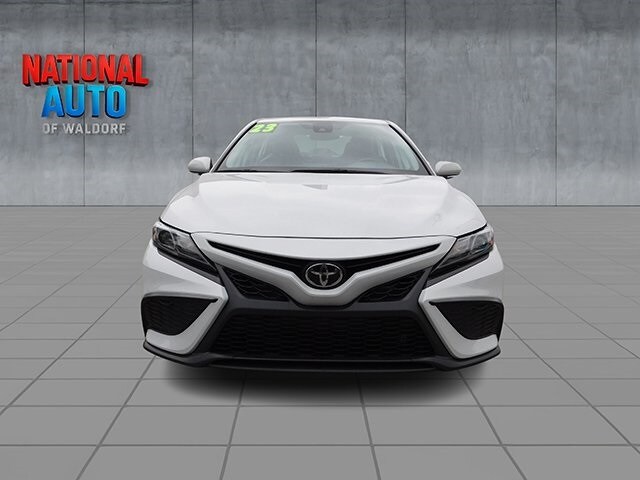 2023 Toyota Camry SE photo 3