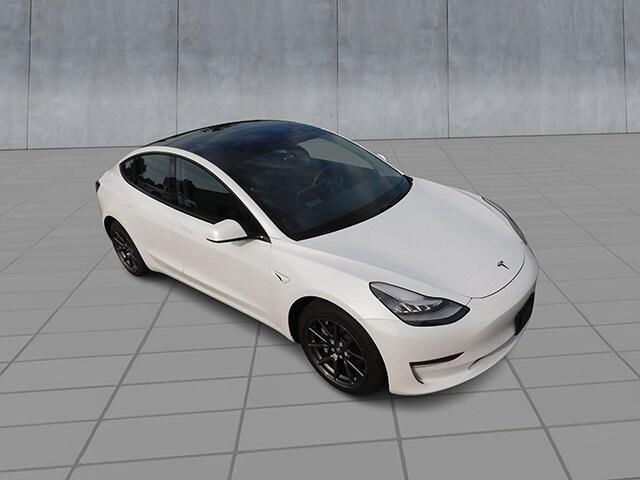 2019 Tesla Model 3 Long Range photo 2