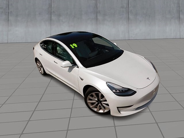 2019 Tesla Model 3 Mid Range photo 2
