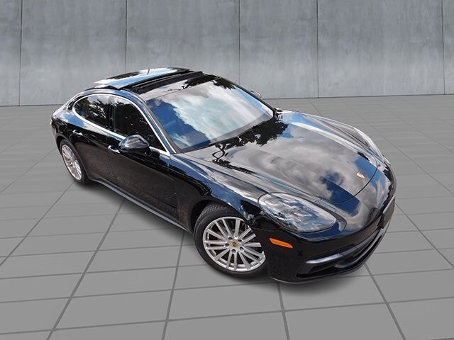 2020 Porsche Panamera 4S photo 2