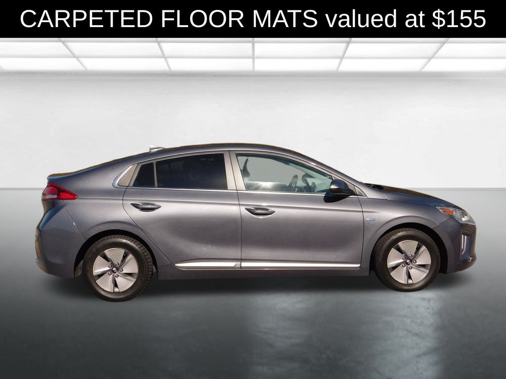 2020 Hyundai Ioniq SE photo 2