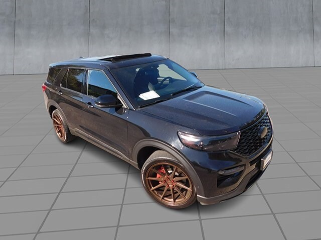 2020 Ford Explorer ST photo 2