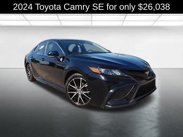 2024 Toyota Camry SE's photo
