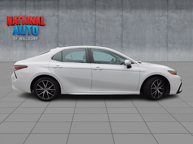 2023 Toyota Camry SE photo 4