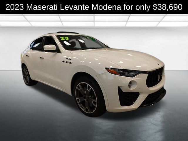 2023 Maserati Levante Modena's photo