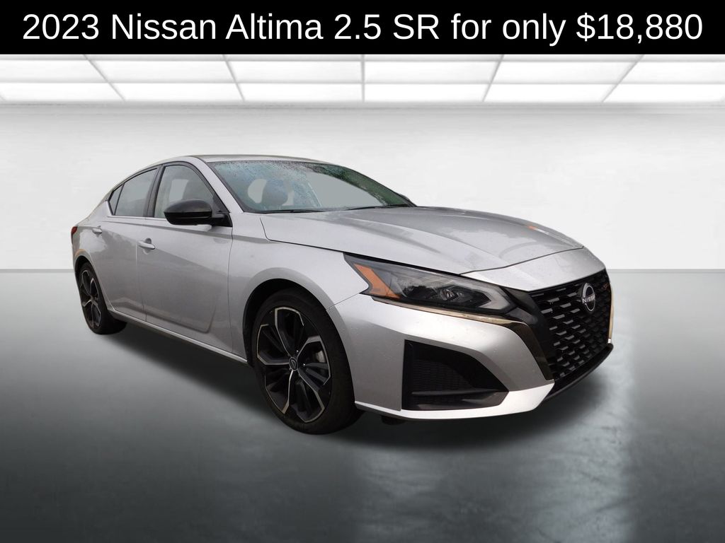 2023 Nissan Altima SR