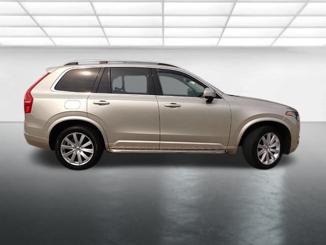 2016 Volvo XC90 Momentum photo 4