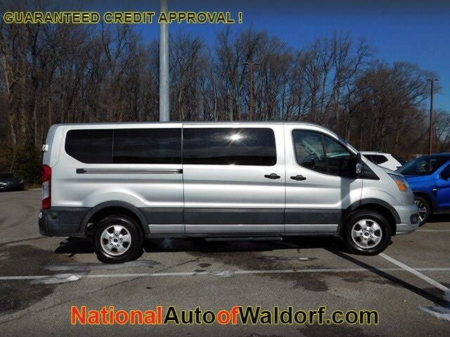 2020 Ford Transit Passenger XLT photo 3