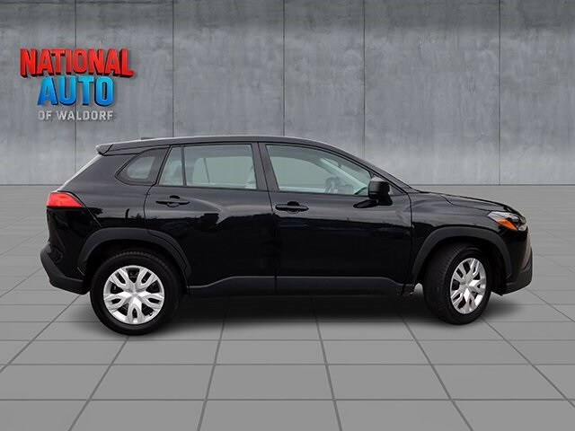 2022 Toyota Corolla Cross L photo 2
