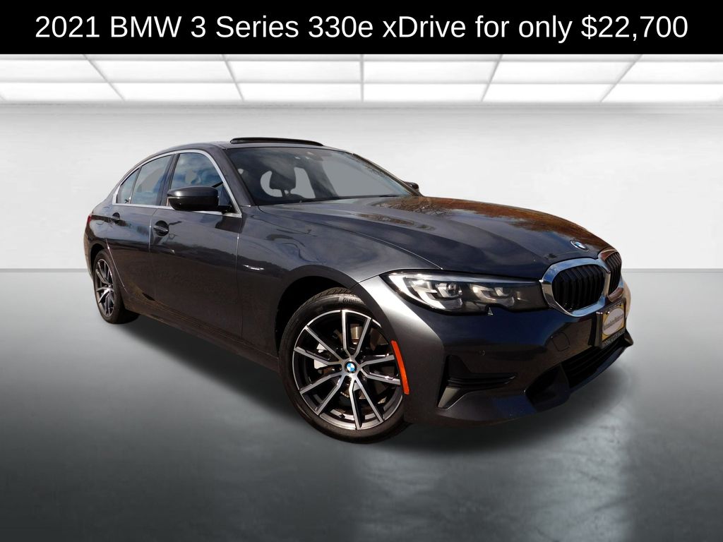 2021 BMW 3 Series 330e's photo