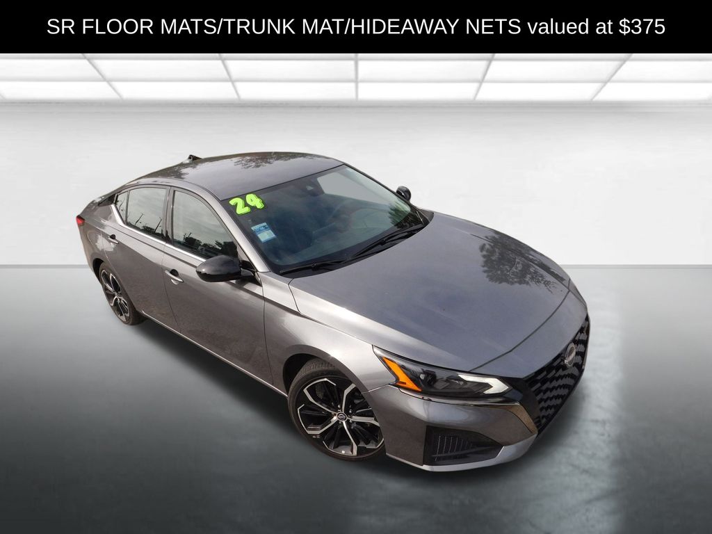 2024 Nissan Altima 2.5 SR photo 2