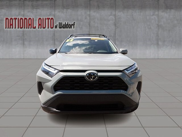 2022 Toyota RAV4 XLE photo 3