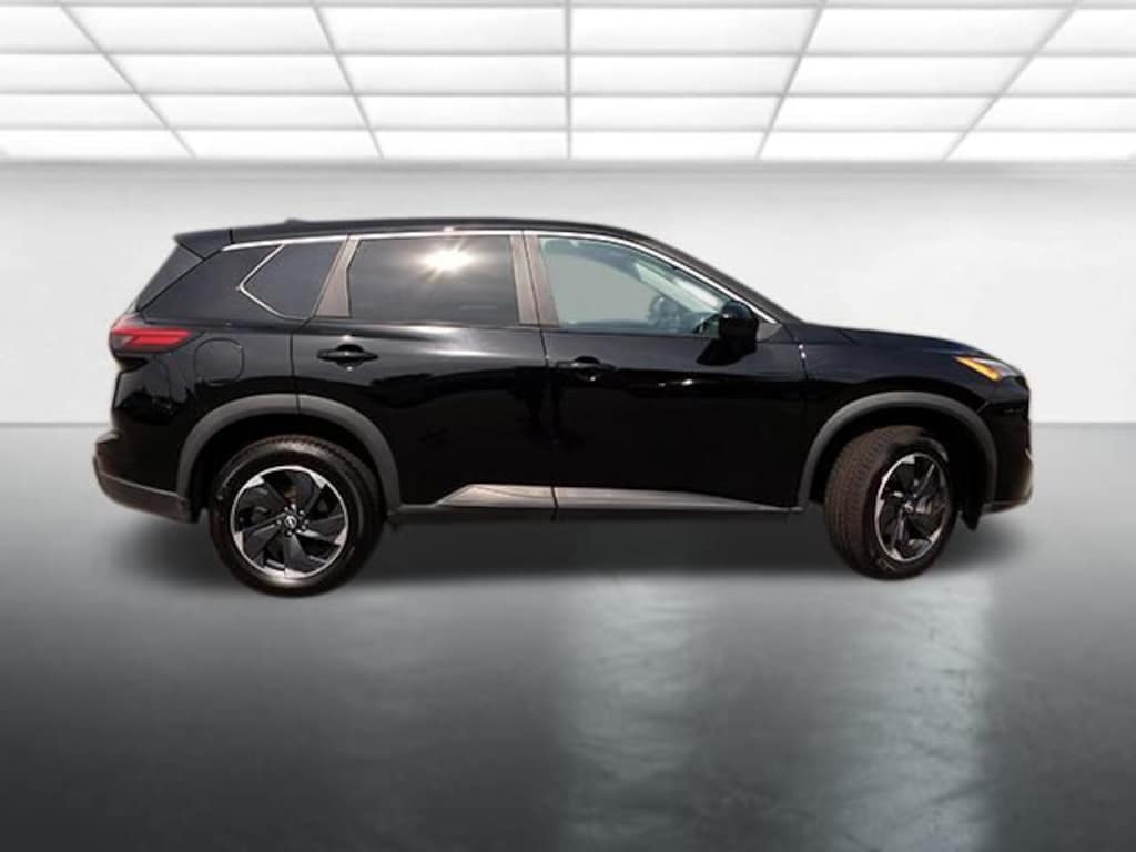 Used 2024 Nissan Rogue SV SUV