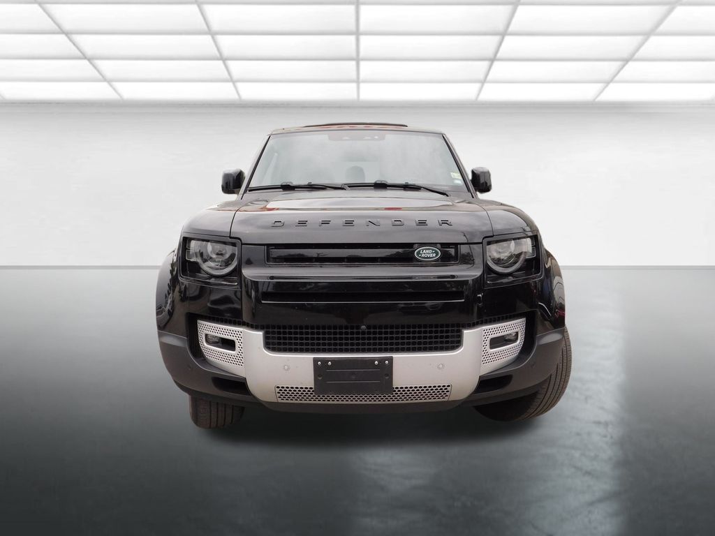2024 Land Rover Defender 90 S photo 3