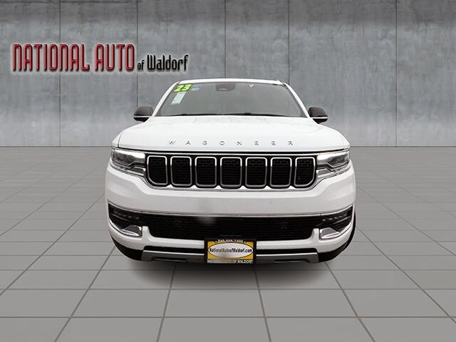 2023 Jeep Wagoneer L Series II photo 3