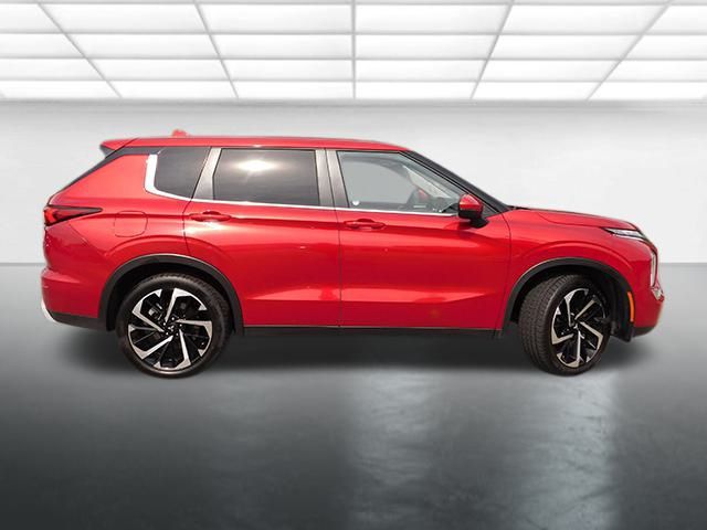 2024 Mitsubishi Outlander SE Black Edition photo 4
