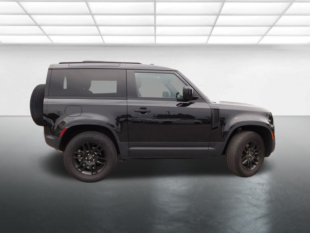 2024 Land Rover Defender 90 S photo 4