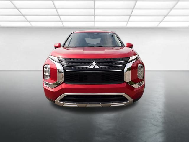 2024 Mitsubishi Outlander SE Black Edition photo 3