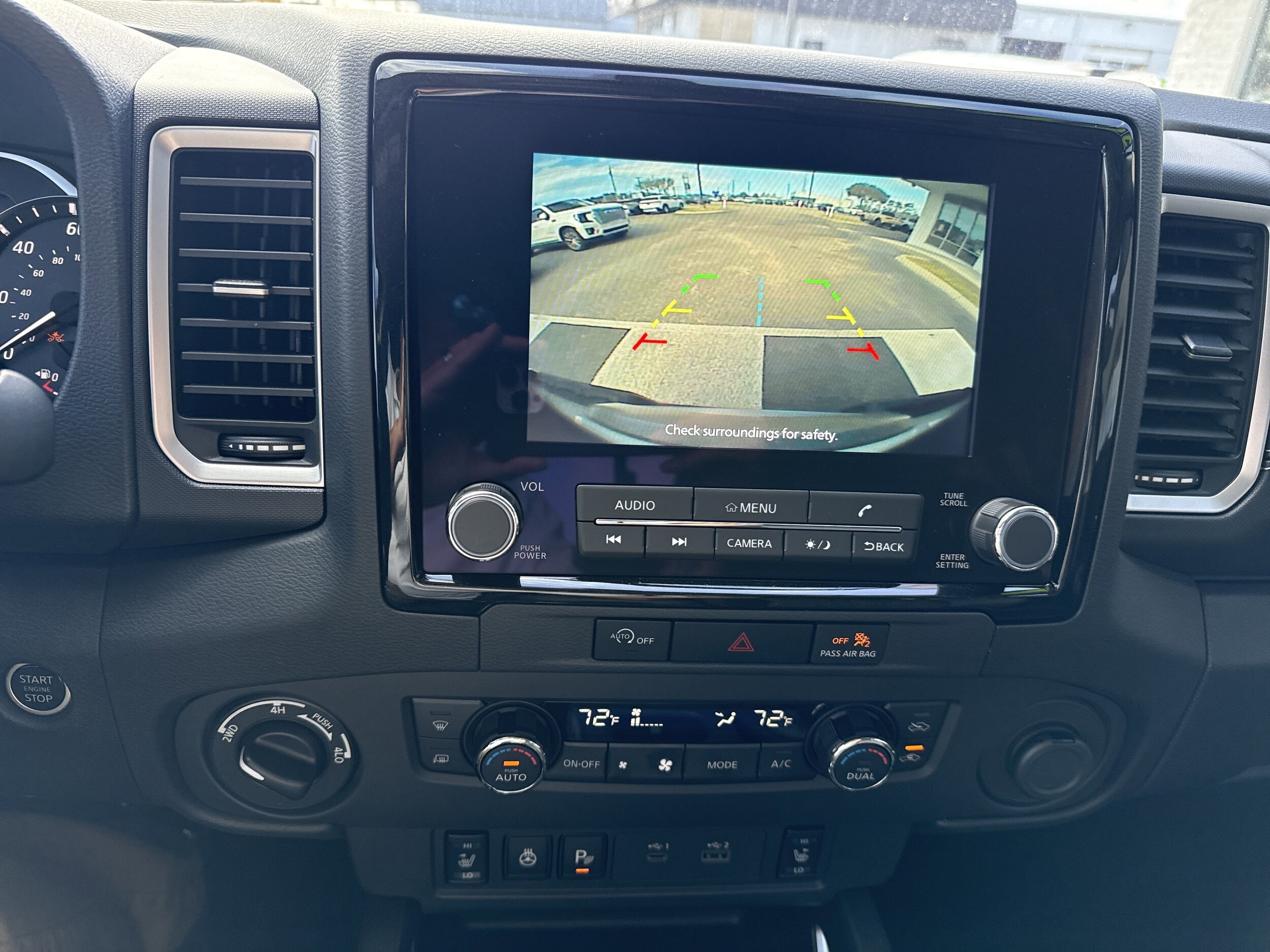 2024 Nissan Frontier SL - Photo 18