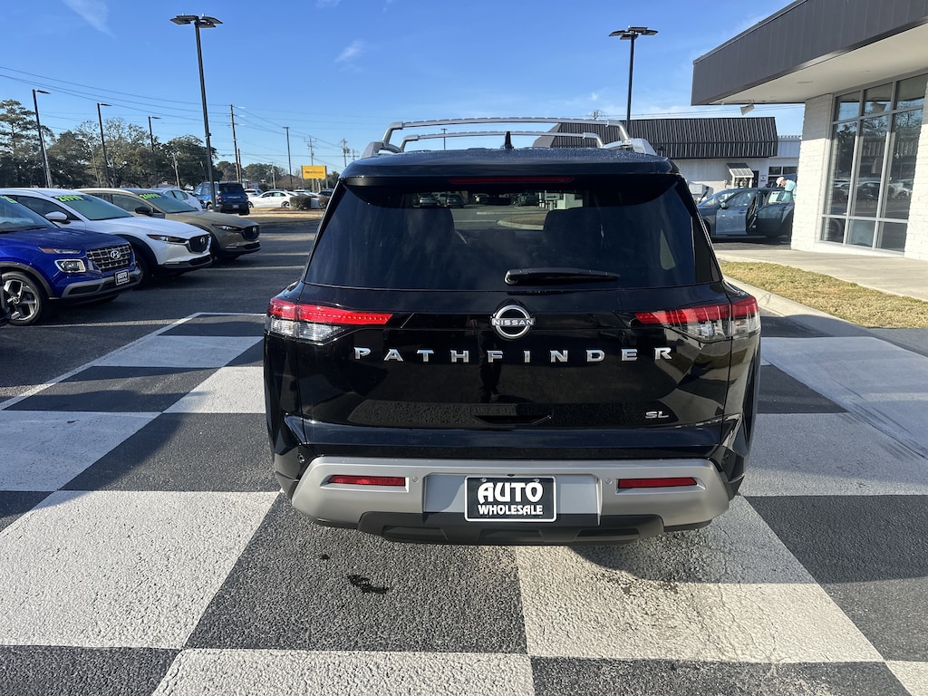 Used 2025 Nissan Pathfinder SL SUV