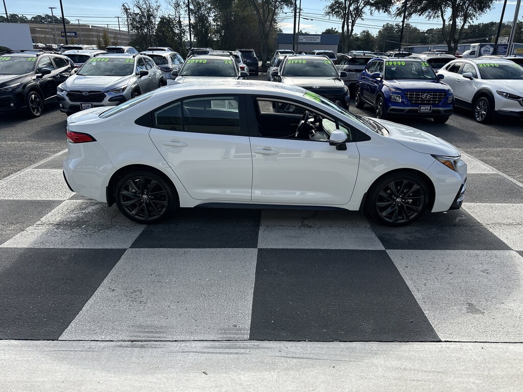 Used 2025 Toyota Corolla SE Sedan