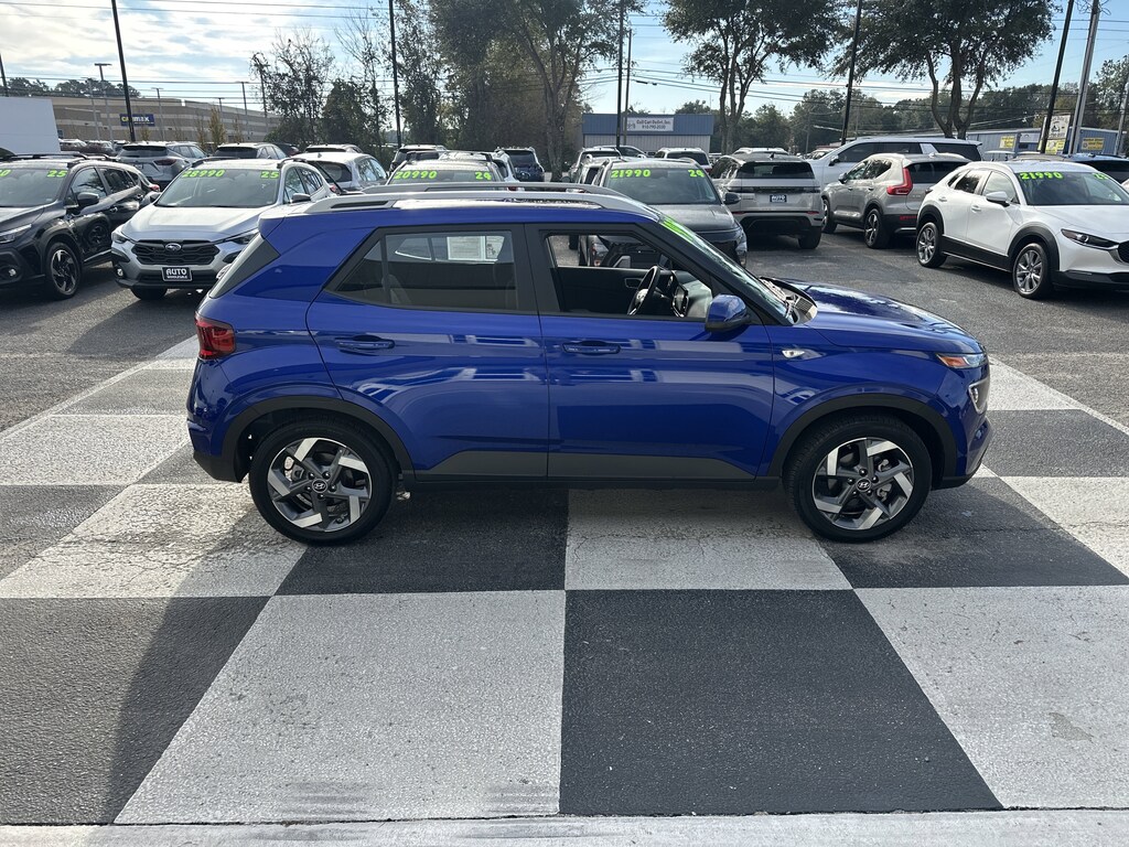 Used 2025 Hyundai Venue SEL SUV