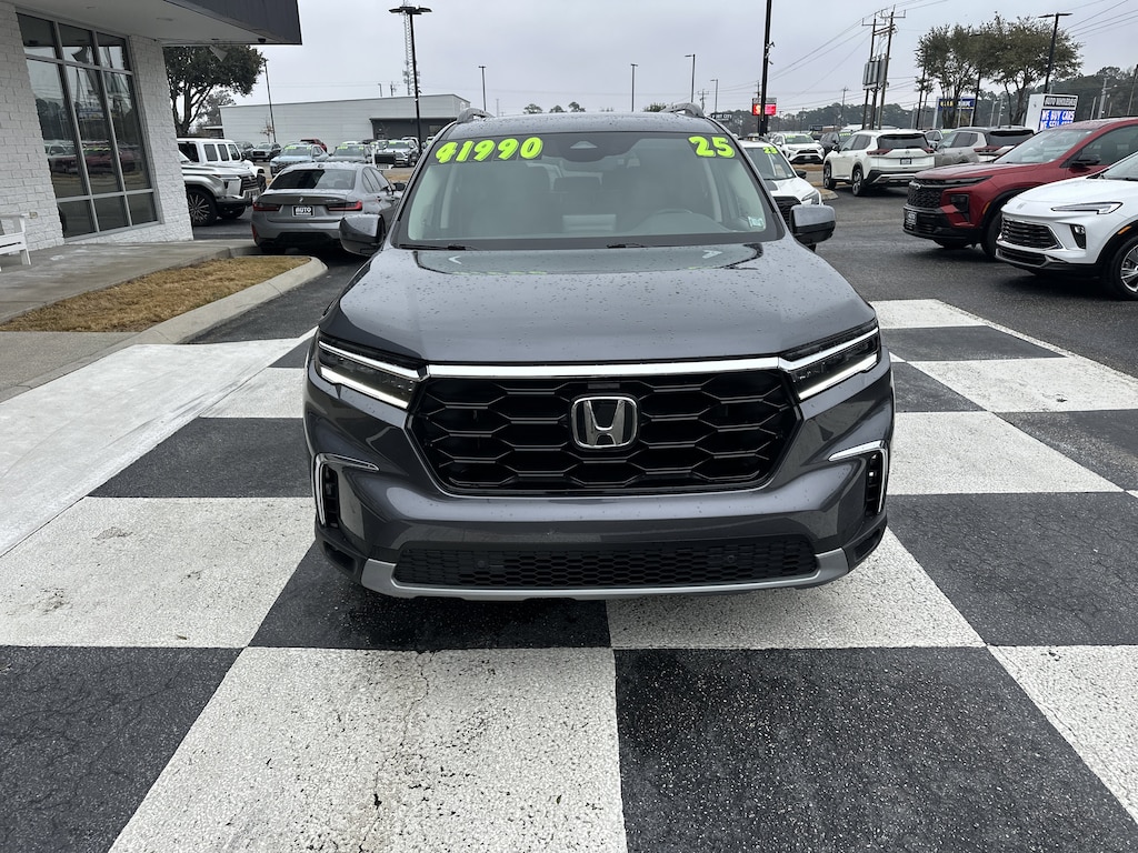 Used 2025 Honda Pilot Touring SUV