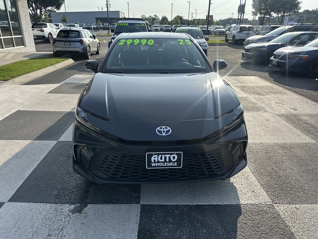 Used 2025 Toyota Camry SE Sedan