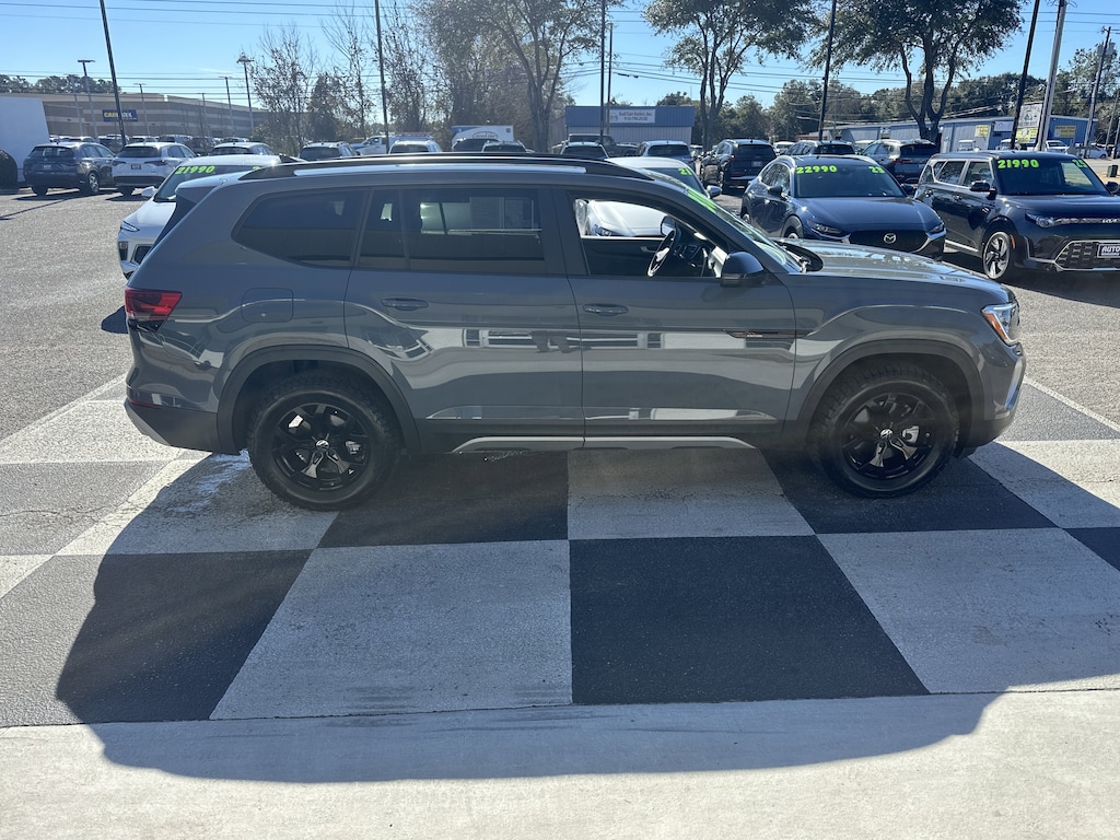 Used 2024 Volkswagen Atlas 2.0T Peak Edition SEL SUV