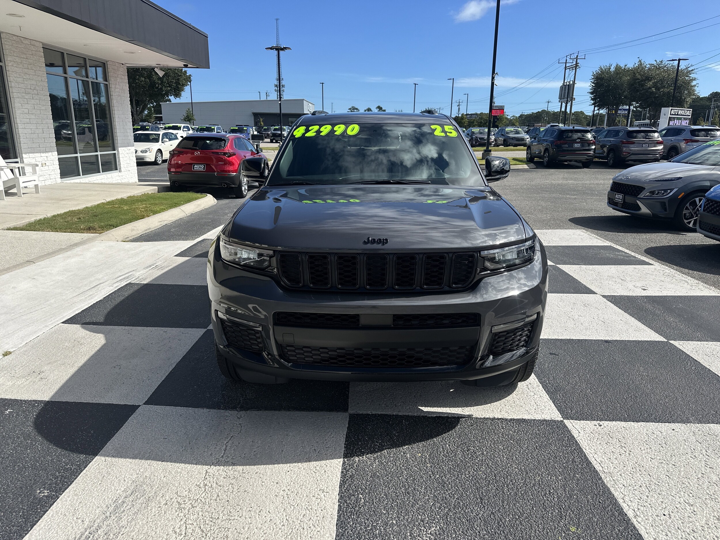 2025 Jeep Grand Cherokee Limited photo 2