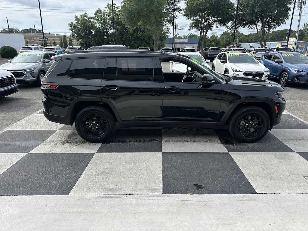 Used 2025 Jeep Grand Cherokee L Laredo SUV