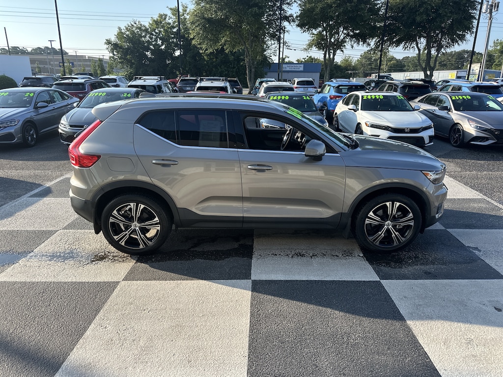 Used 2021 Volvo XC40 T4 Inscription SUV