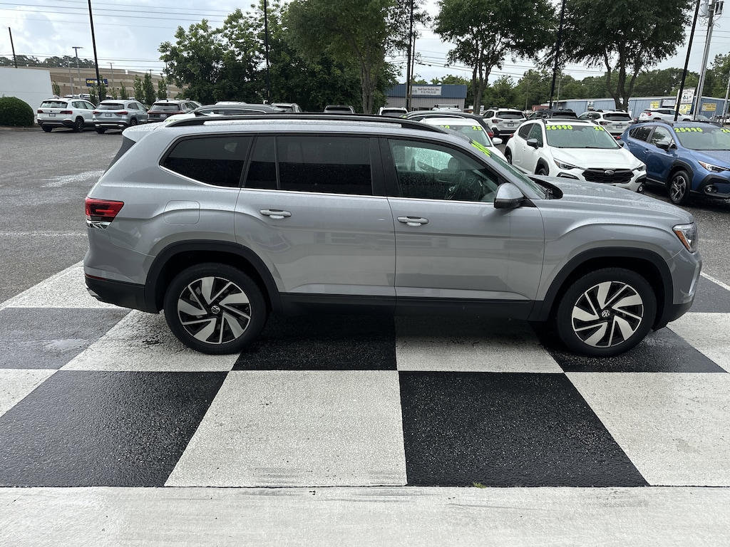 Used 2025 Volkswagen Atlas 2.0T SE w/Technology SUV