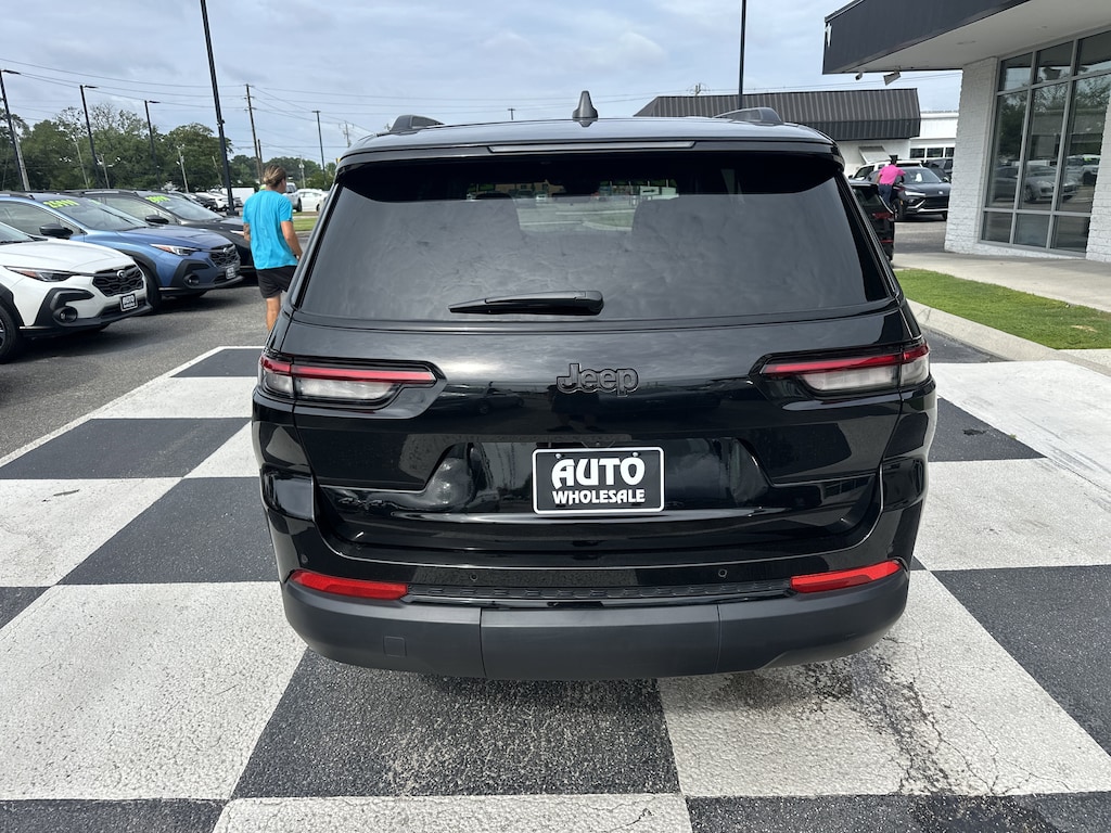 Used 2025 Jeep Grand Cherokee L Laredo SUV