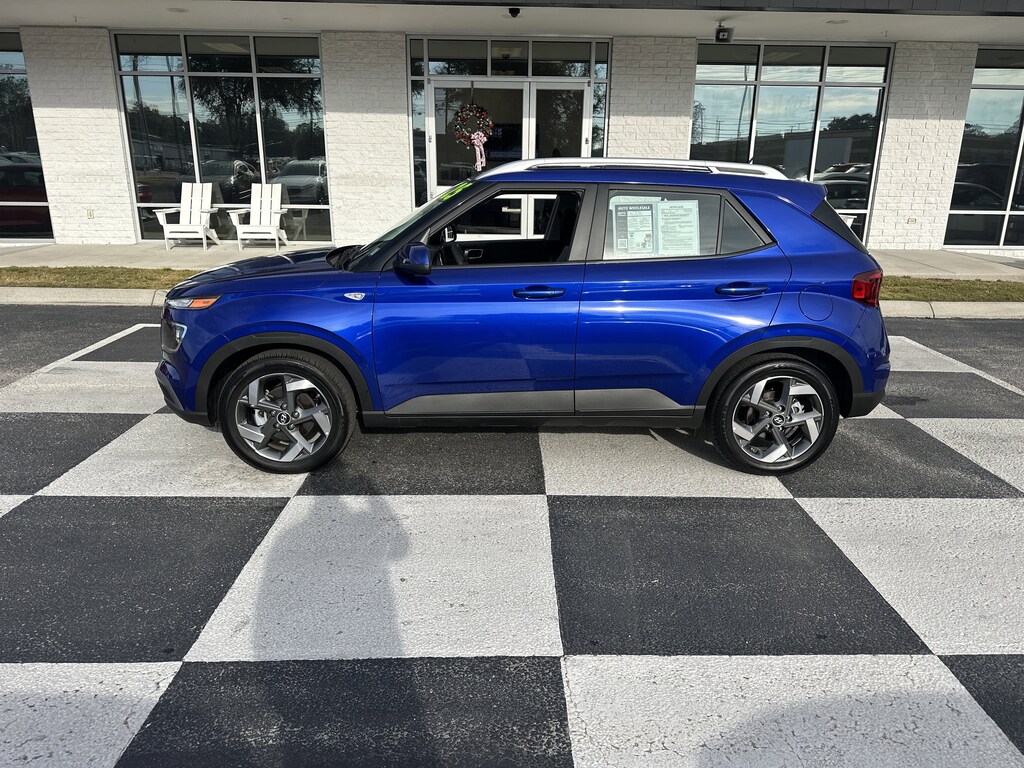 Used 2025 Hyundai Venue SEL SUV