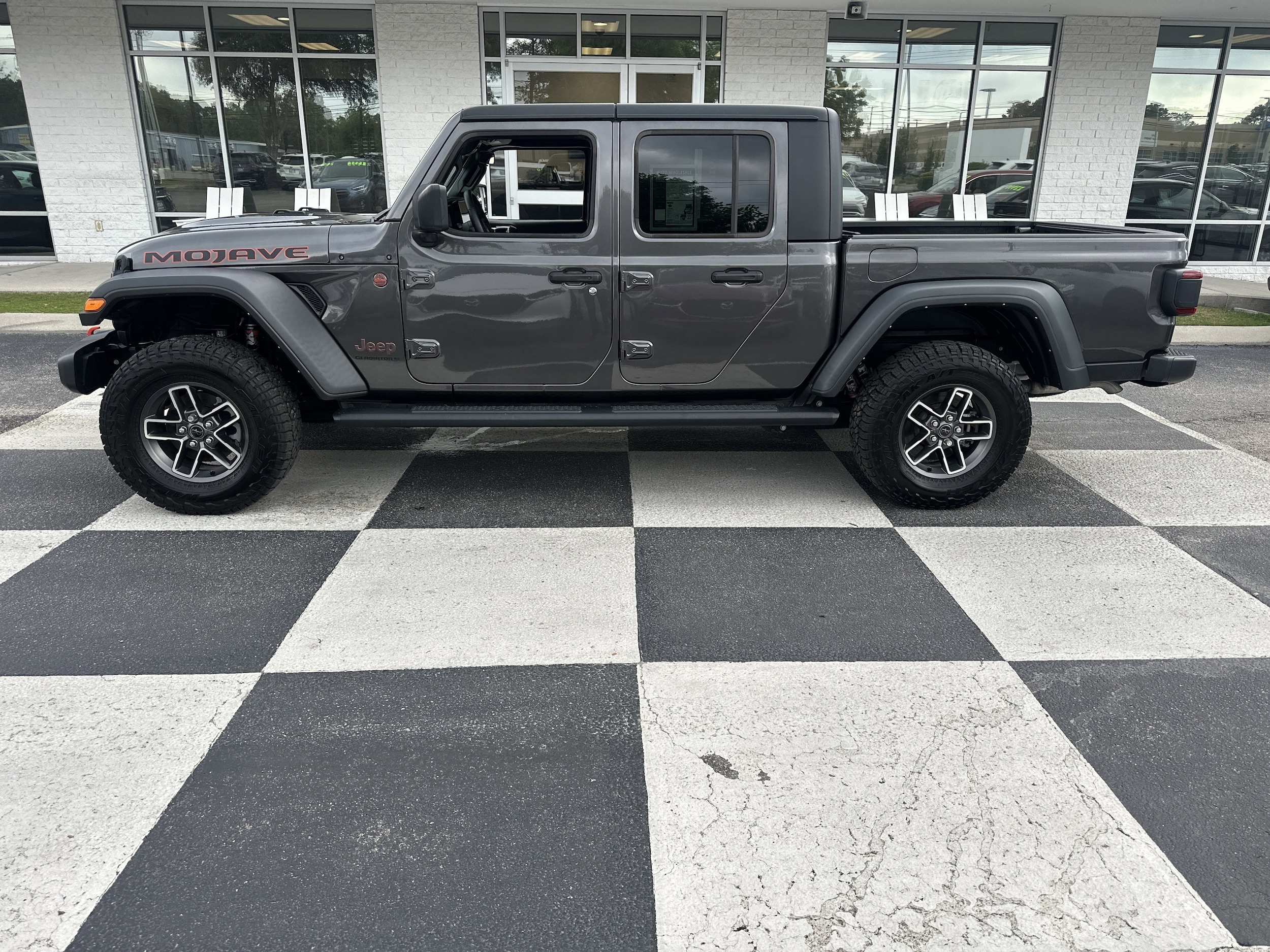 2024 Jeep Gladiator Mojave's photo