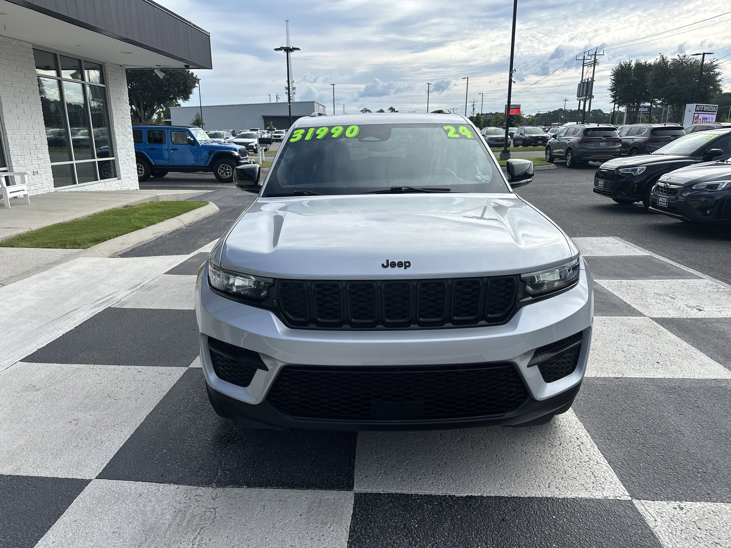 2024 Jeep Grand Cherokee Altitude X photo 2