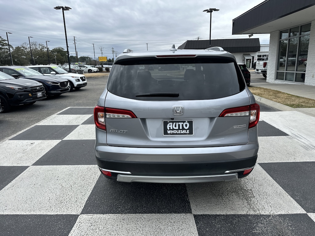Used 2019 Honda Pilot Touring 8-Passenger FWD SUV