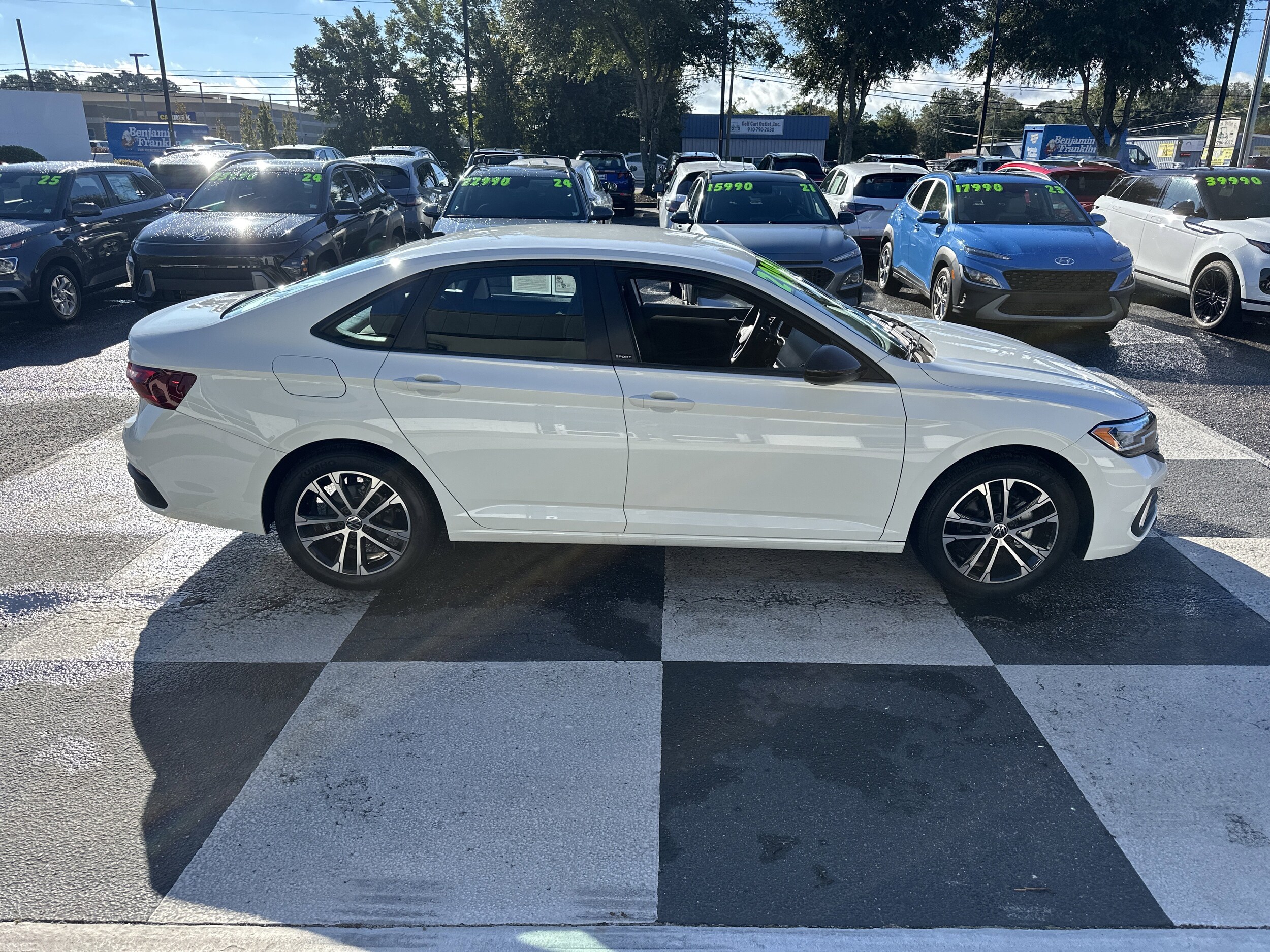 2024 Volkswagen Jetta 1.5T Sport photo 3