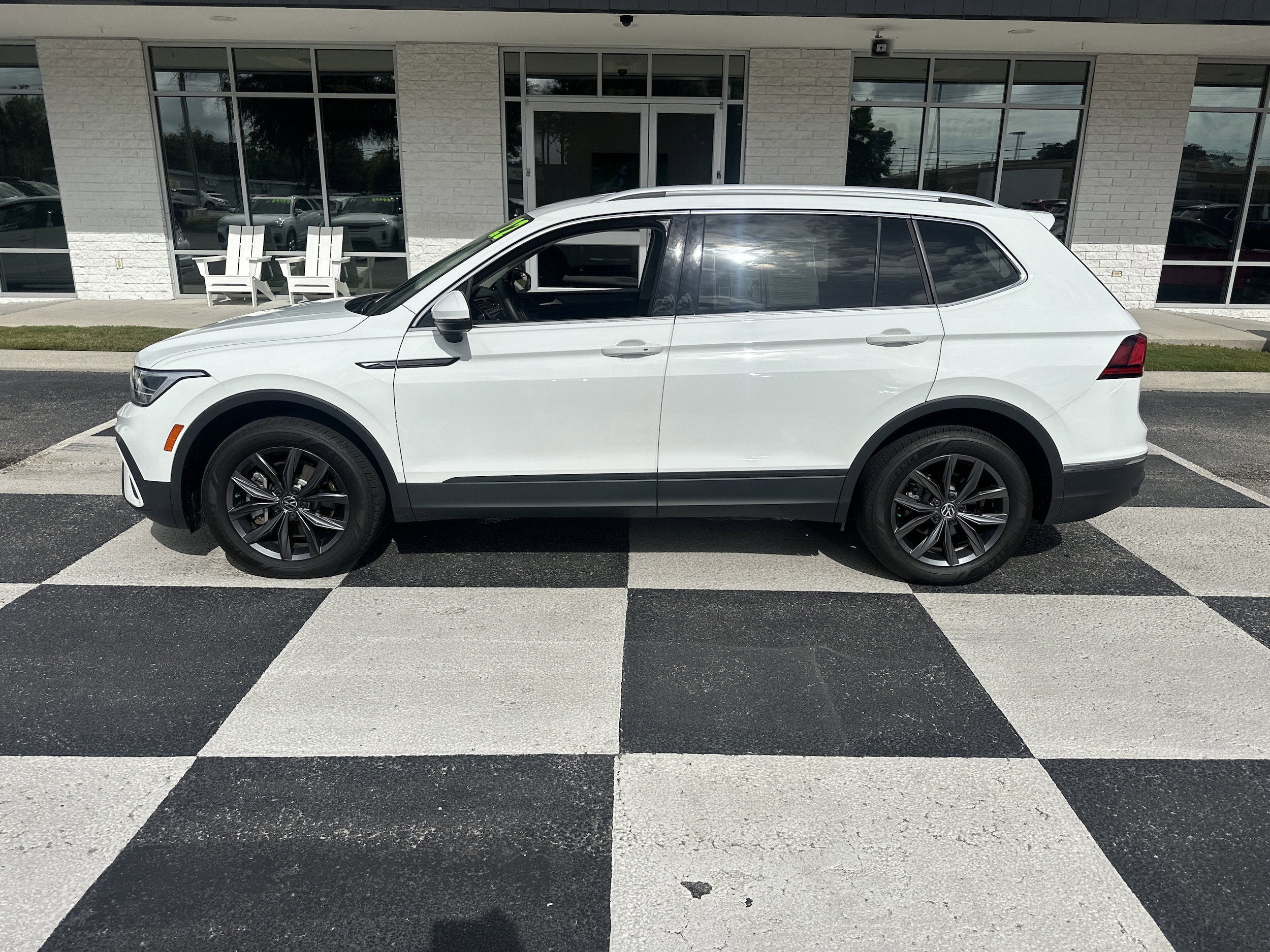 2022 Volkswagen Tiguan SE