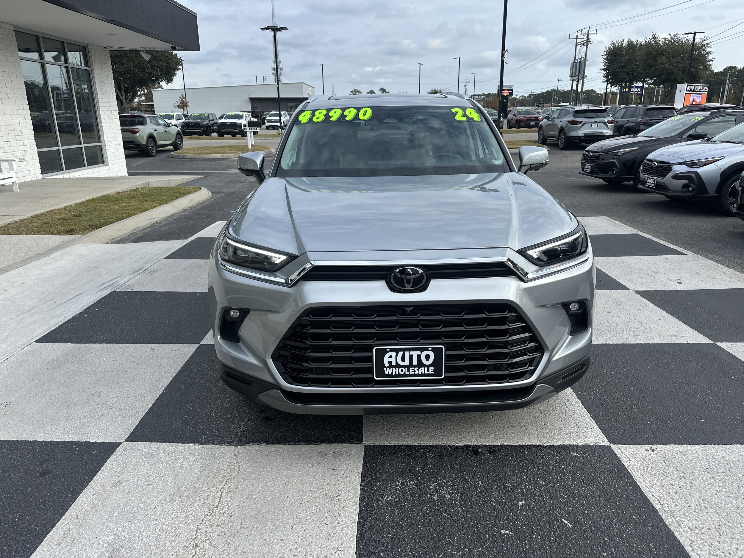 2024 Toyota Grand Highlander Platinum photo 2