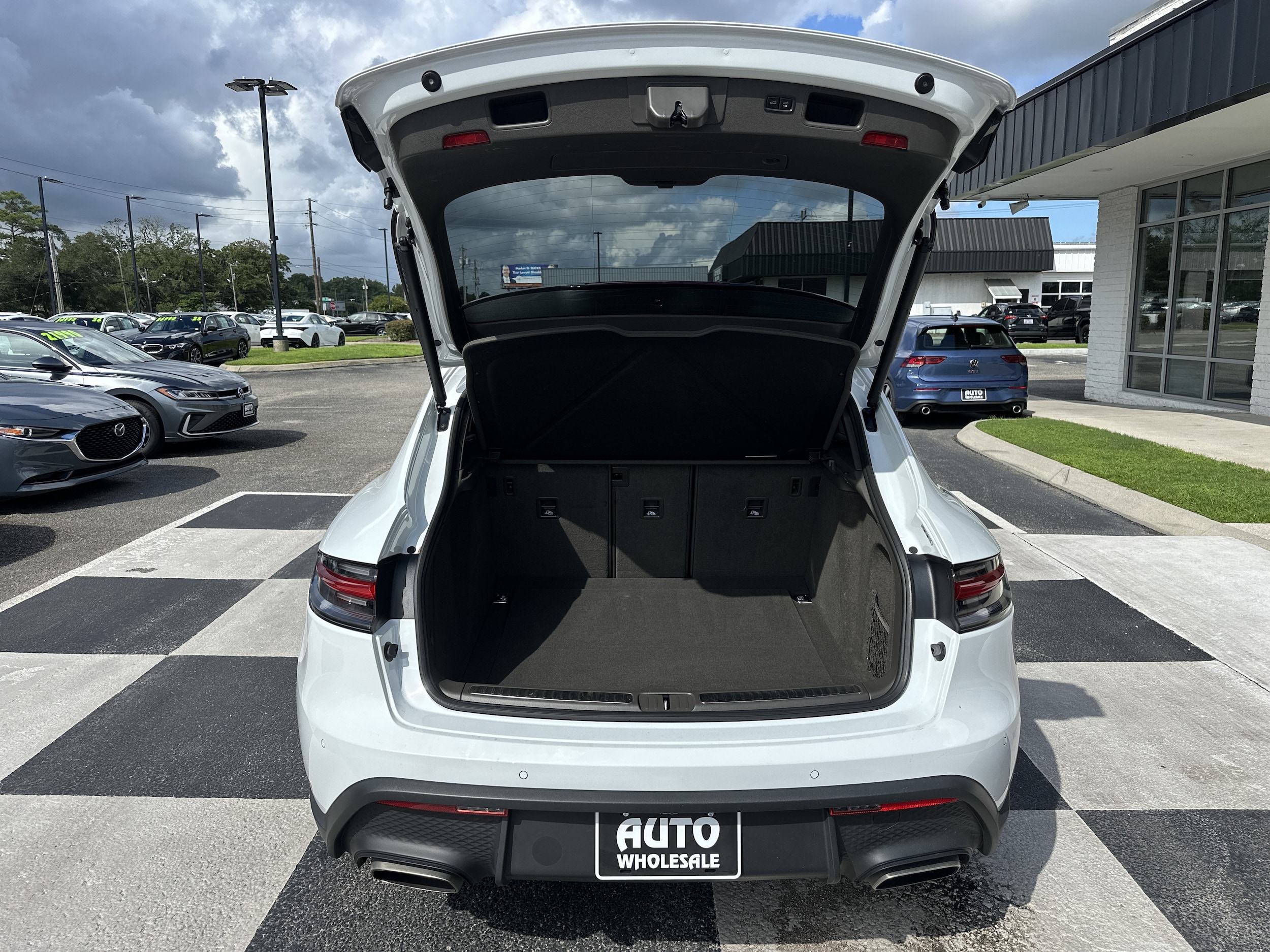 2025 Porsche Macan T - Photo 5