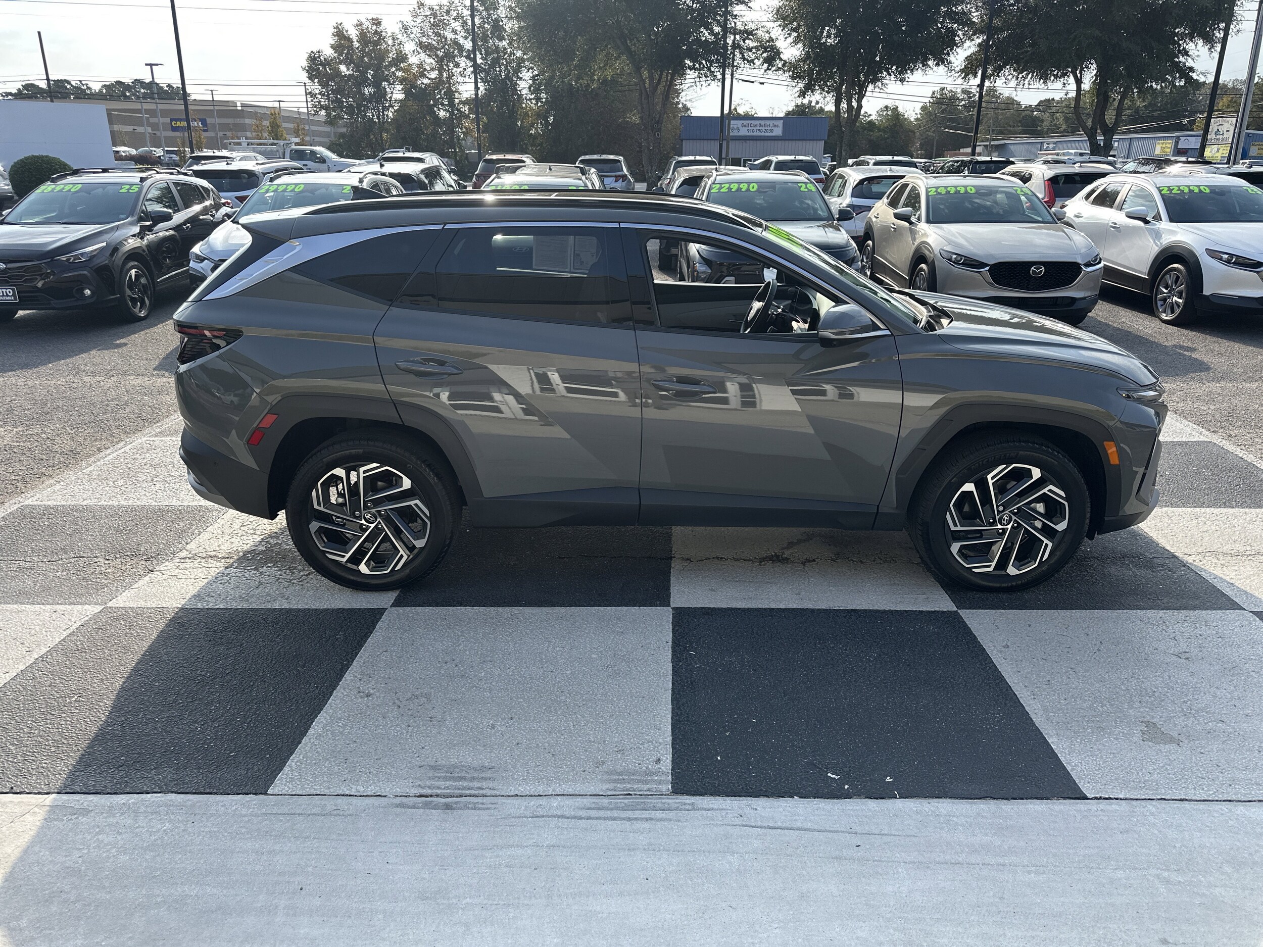 2025 Hyundai Tucson Limited photo 2