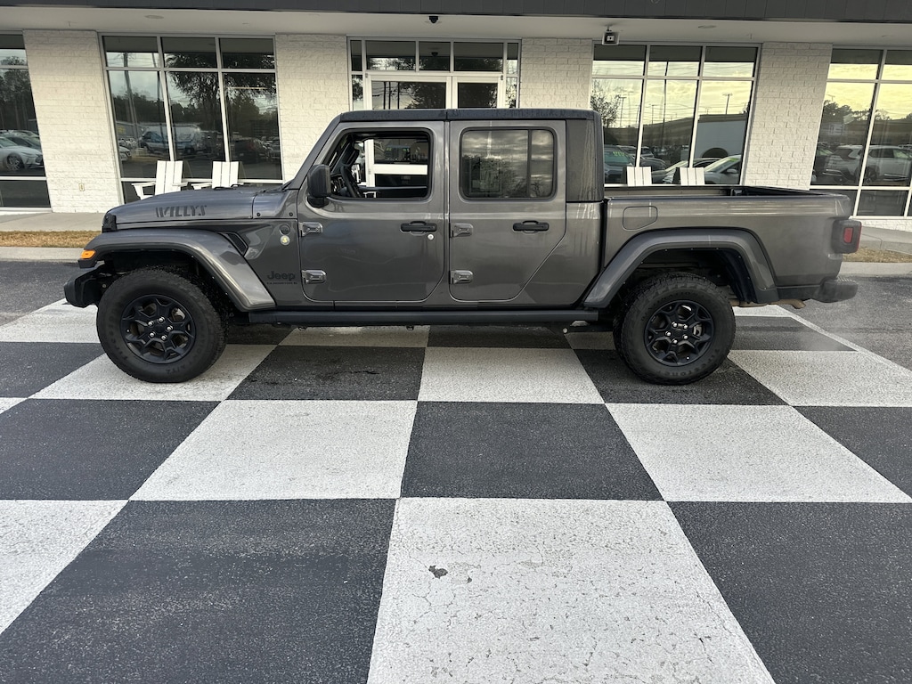 Used 2023 Jeep Gladiator Sport Truck Crew Cab